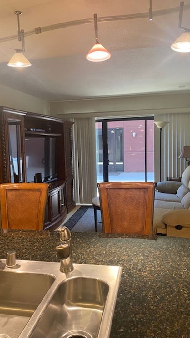 Reno House: 450 N Arlington Ave #407