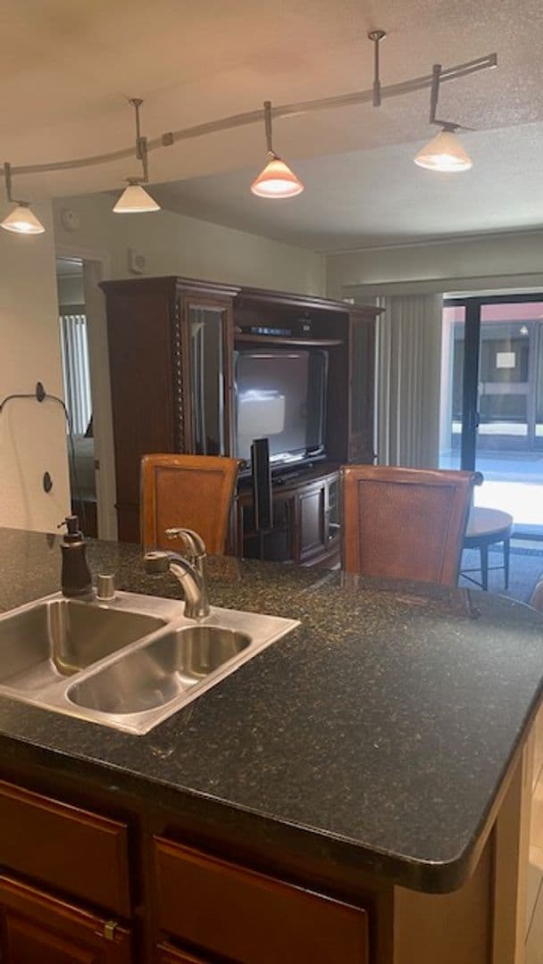 Reno House: 450 N Arlington Ave #407