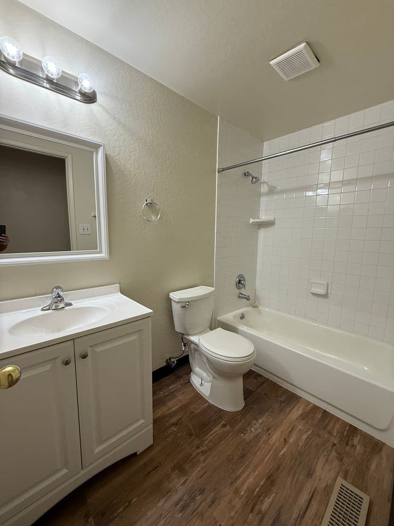 Sparks House: 1013 Pinewood Drive