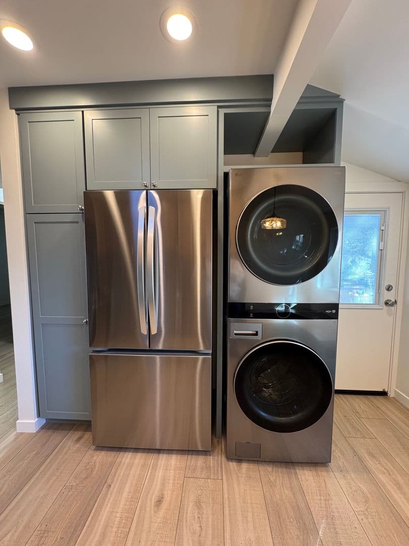 Reno House: 360 W Taylor St