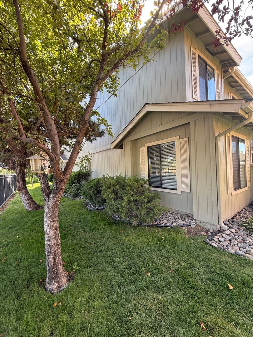 Sparks House: 3230 Wedekind #26
