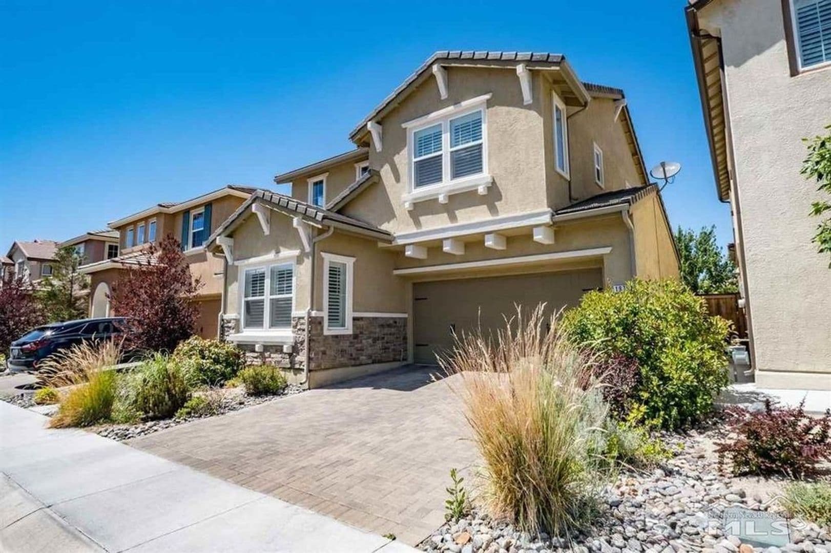 Reno House: 1975 Hope Valley Dr