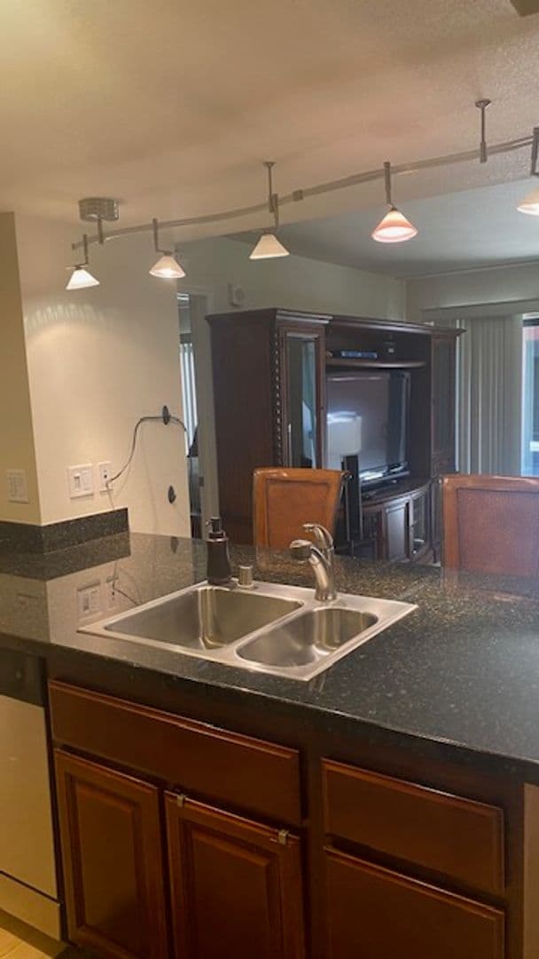 Reno House: 450 N Arlington Ave #407