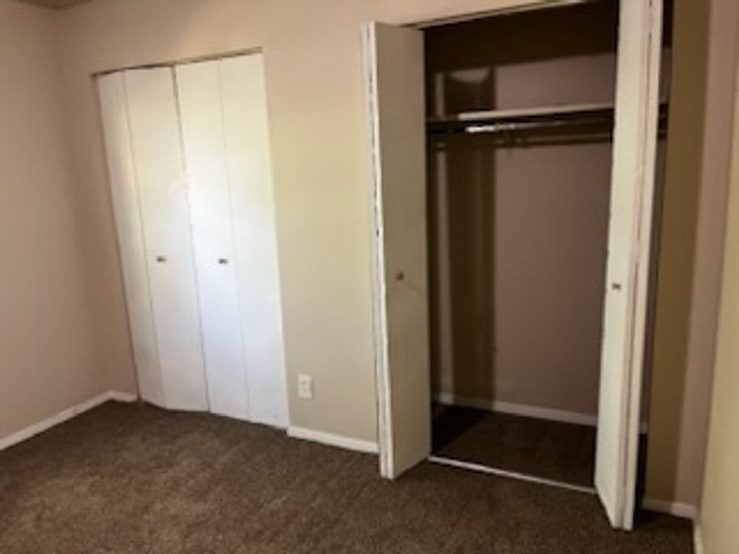 Evansville Apartment: 2511 N. Kentucky Ave