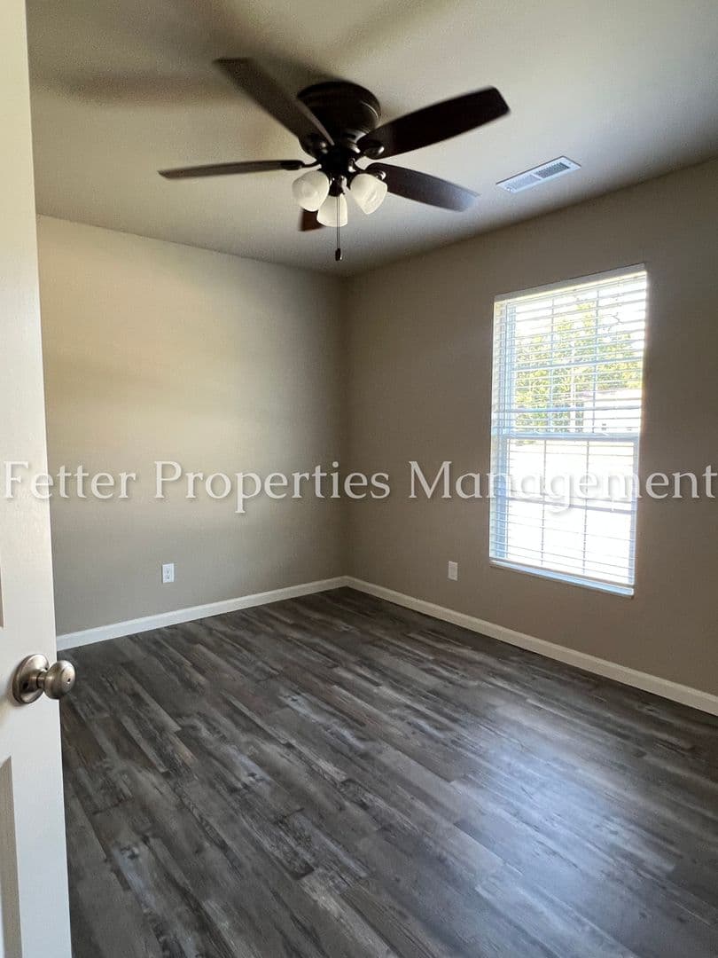 Newburgh Apartment: Canyon Circle