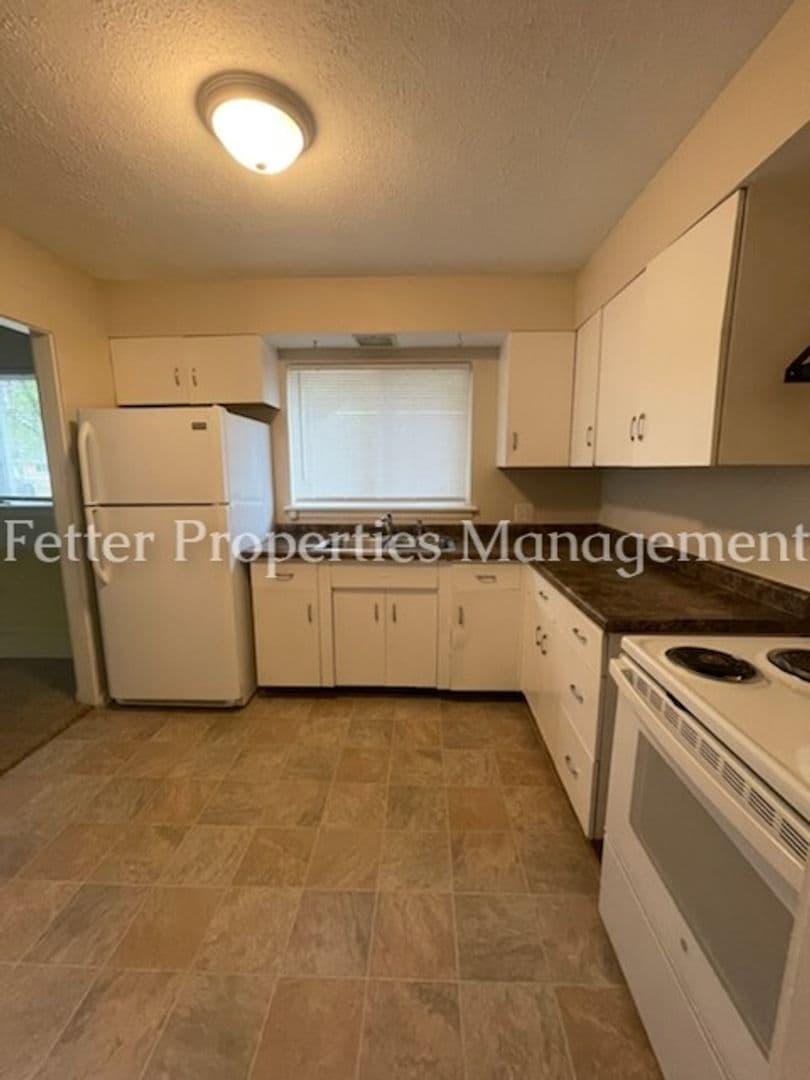 Evansville Apartment: 1165/1167 Lombard Avenue
