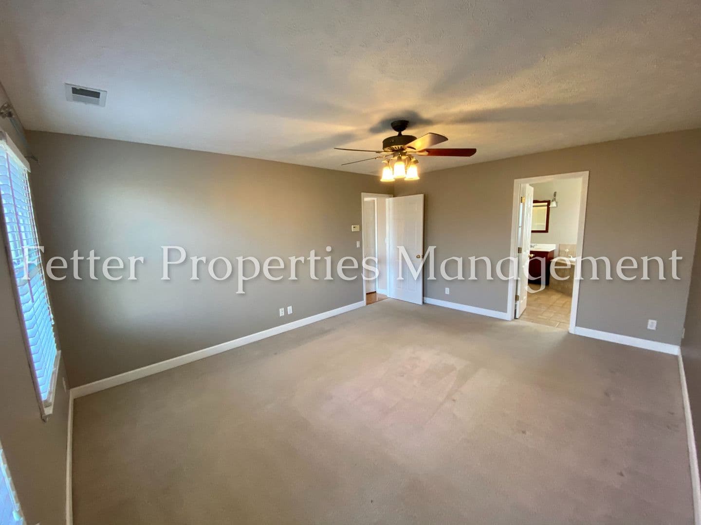 Evansville House: 5838 Winnett Drive