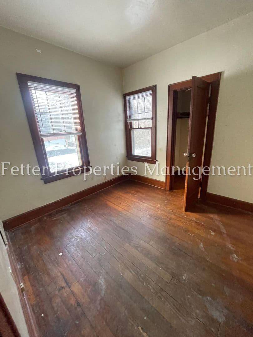 Evansville House: 1651 Burdette Ave