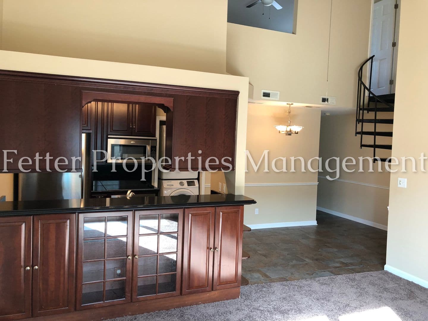 Evansville House: 1130 Loft Cove