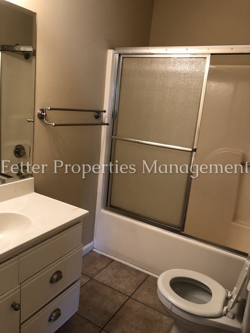 Evansville House: 1130 Loft Cove