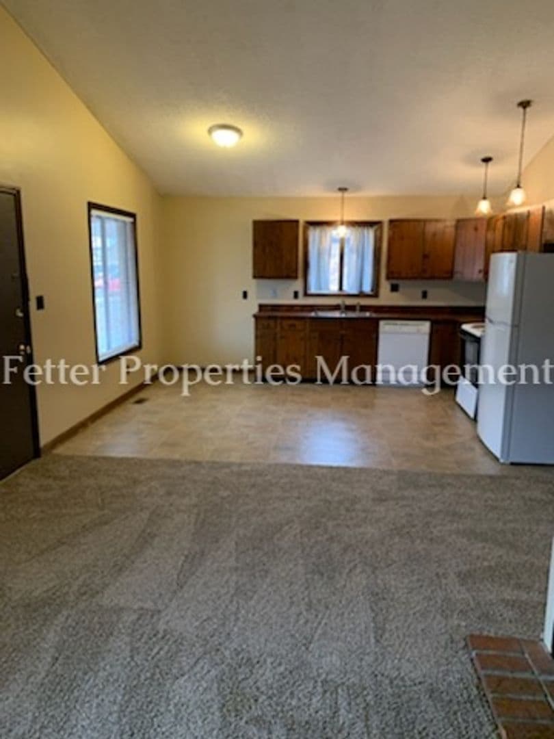 Newburgh Apartment: 6566 Heathervale Ct.