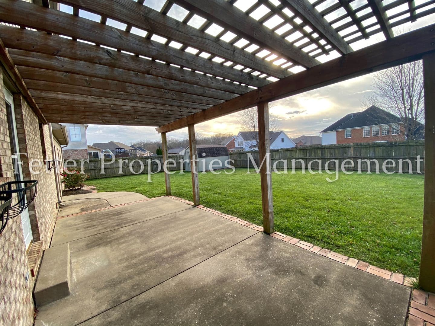 Evansville House: 5838 Winnett Drive