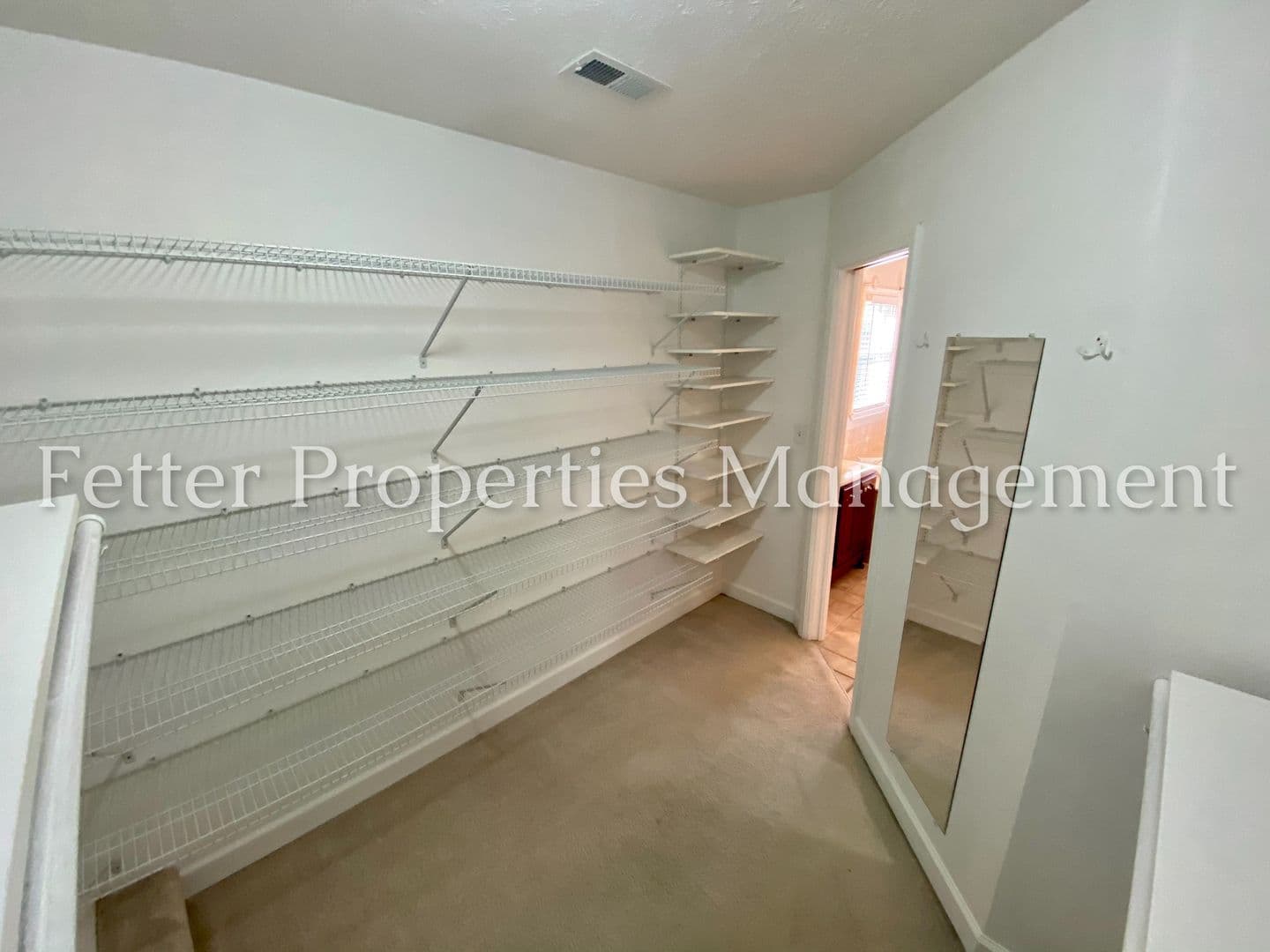 Evansville House: 5838 Winnett Drive