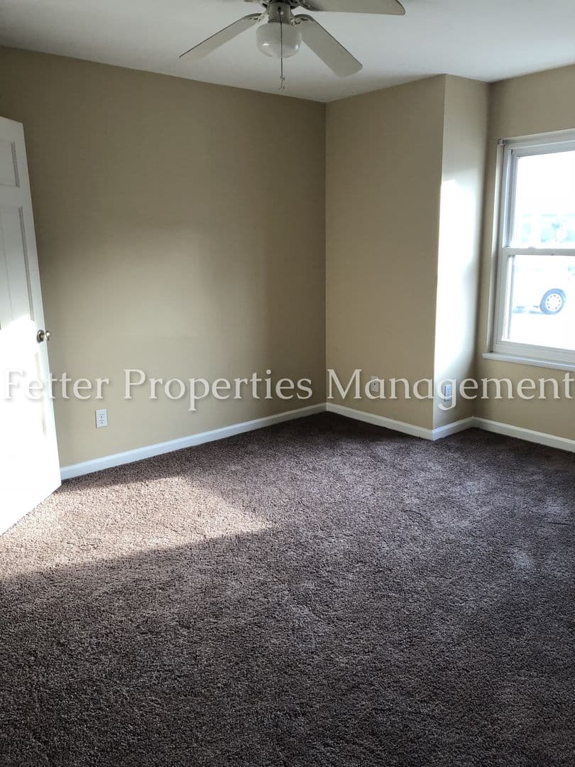 Evansville House: 1130 Loft Cove