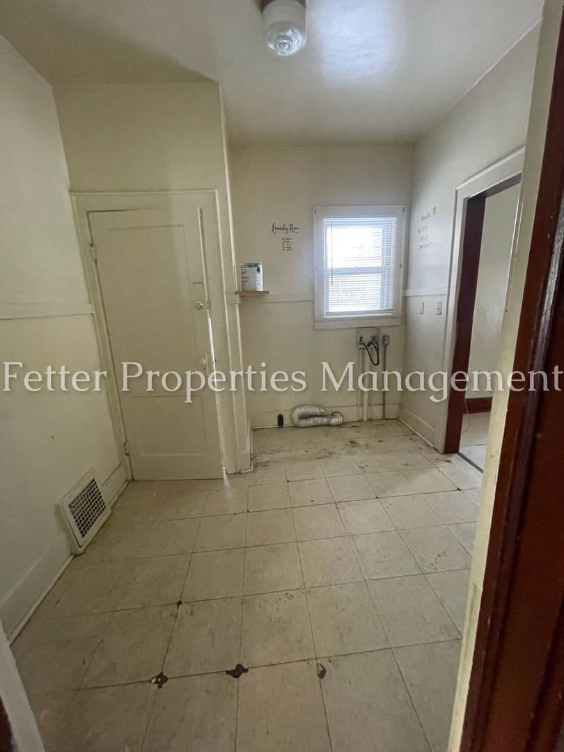 Evansville House: 1651 Burdette Ave