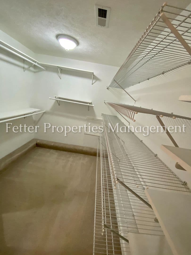 Evansville House: 5838 Winnett Drive