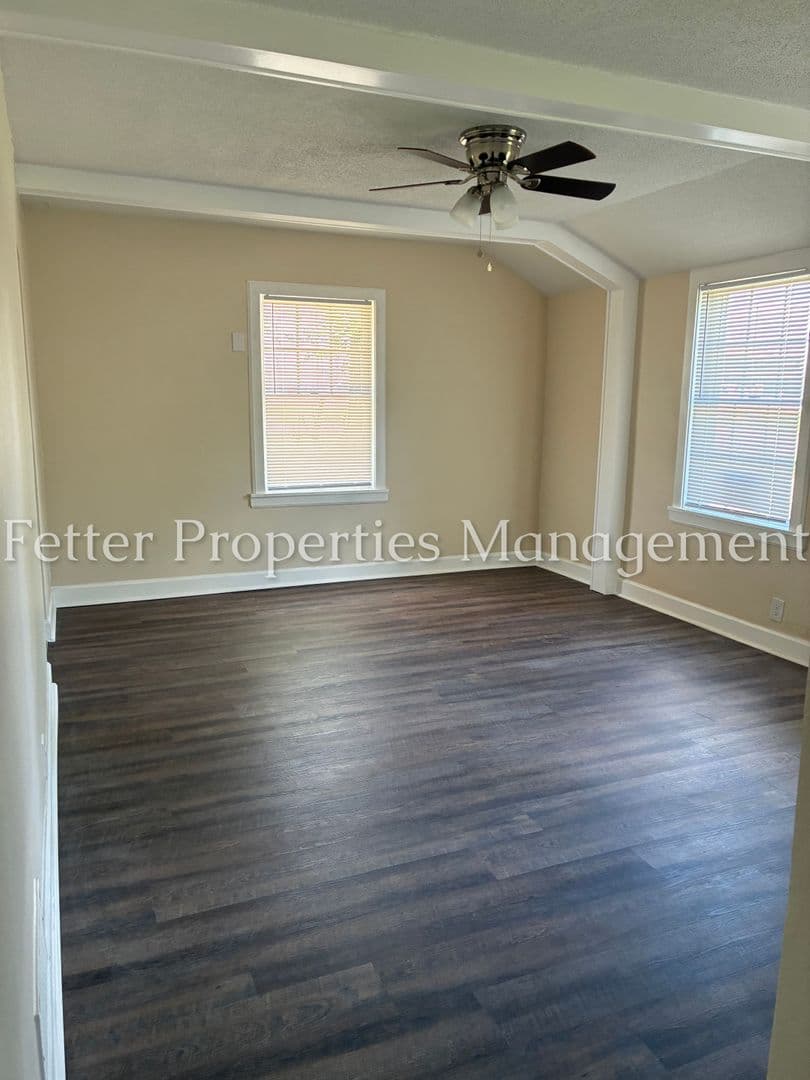 Evansville House: 19 S. Congress Avenue