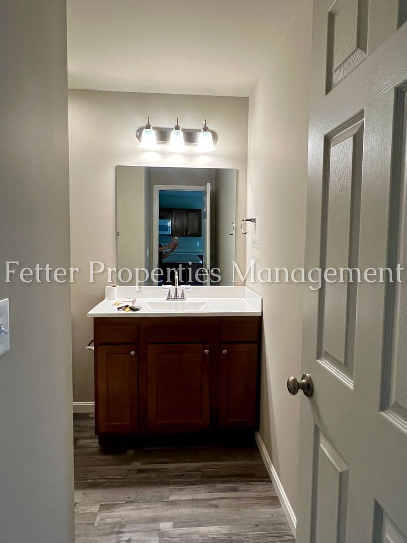 Newburgh Apartment: Canyon Circle
