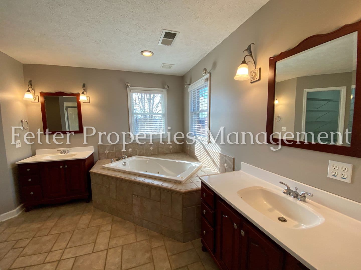 Evansville House: 5838 Winnett Drive
