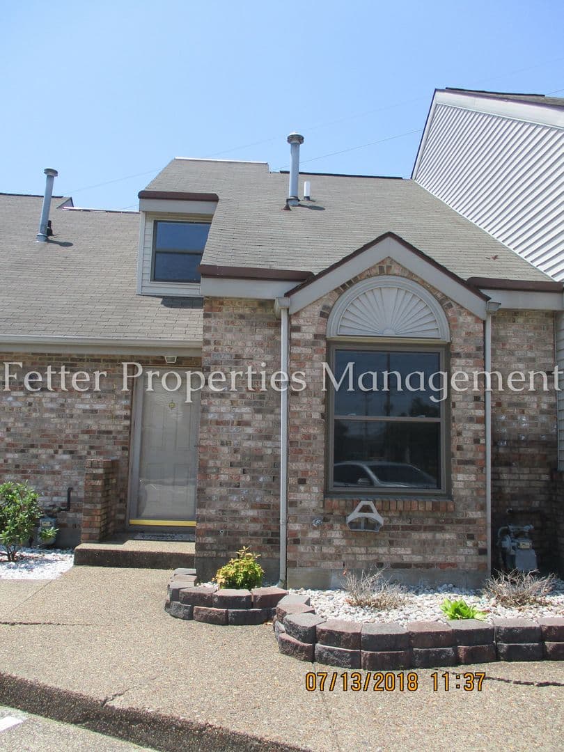 Evansville House: 1130 Loft Cove