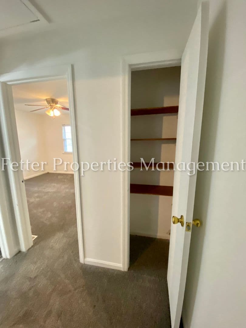 Evansville House: 2865 Washington Ave