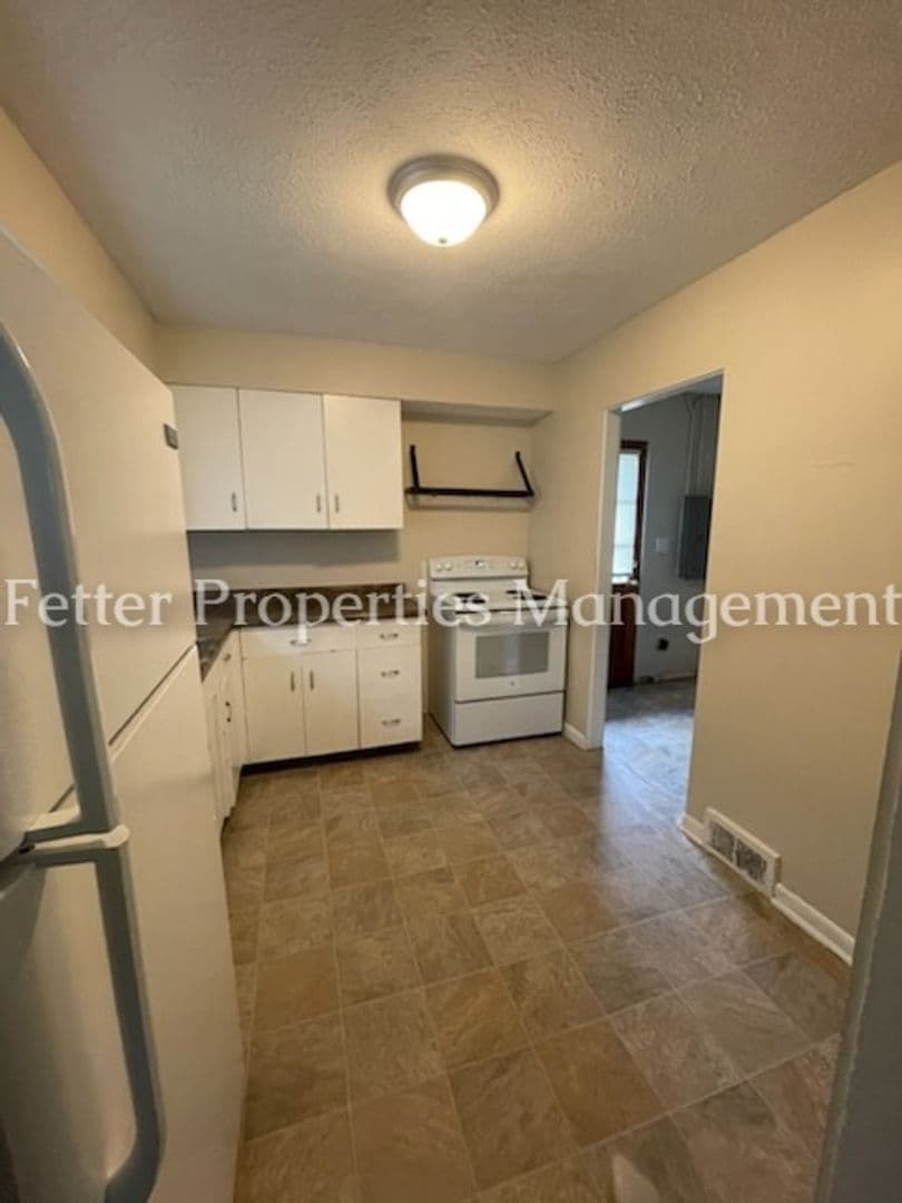 Evansville Apartment: 1165/1167 Lombard Avenue