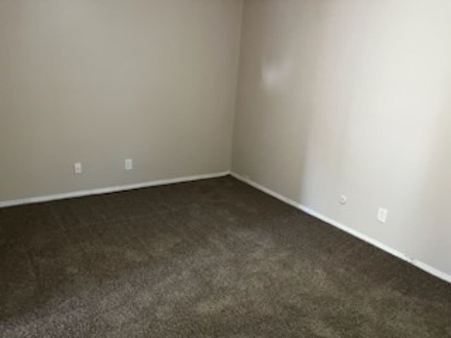 Evansville Apartment: 2511 N. Kentucky Ave