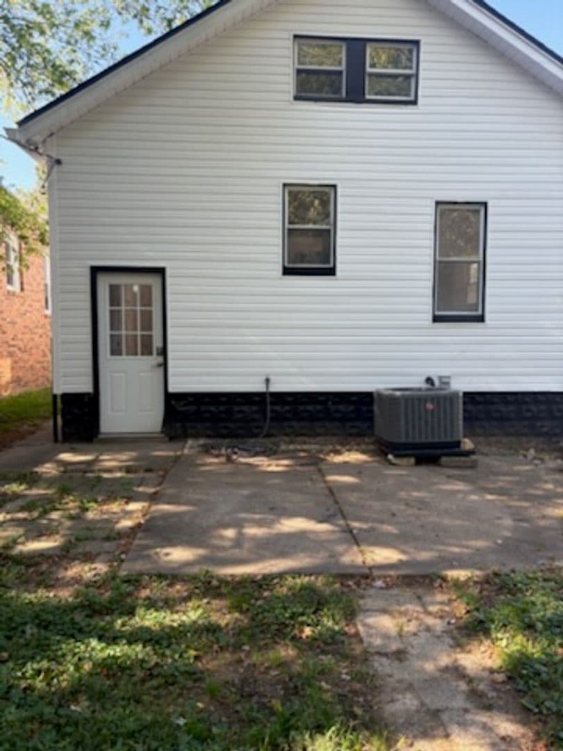 Evansville House: 1204 Delmar Ave