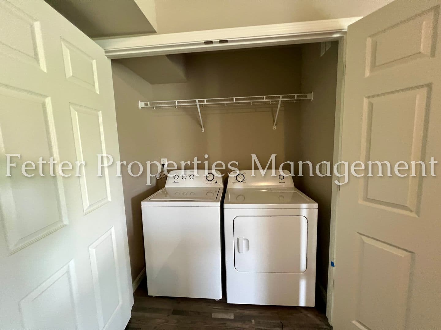 Newburgh Apartment: Canyon Circle