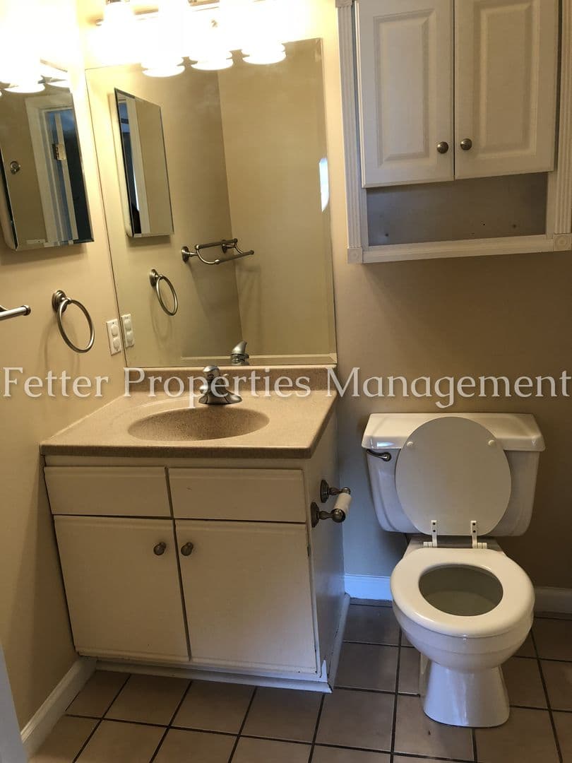 Evansville House: 1130 Loft Cove