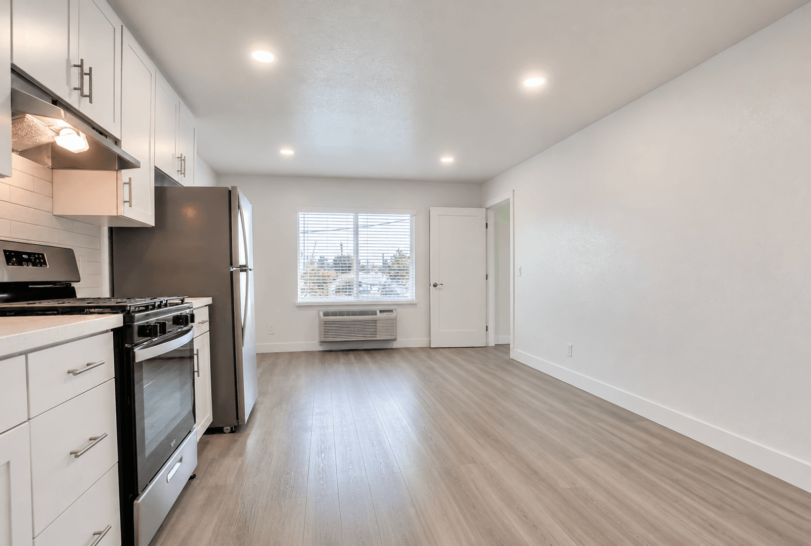 Oceanside Apartment: 1037 South Cleveland Street