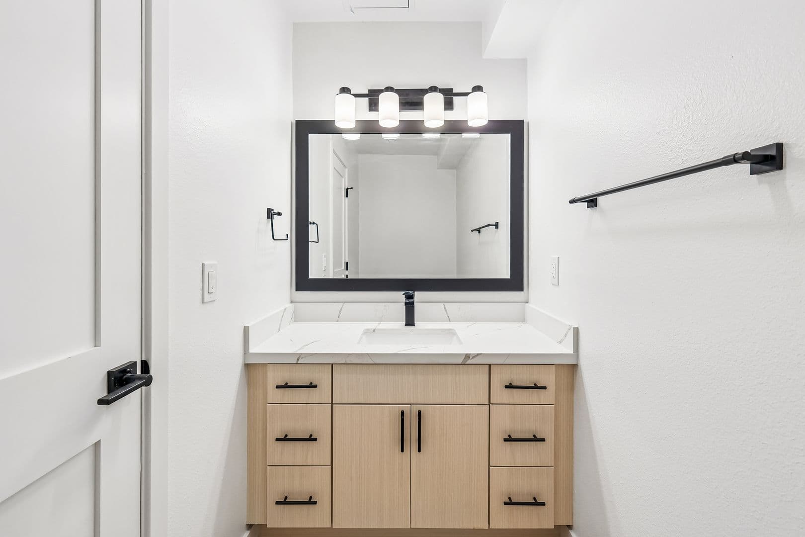 San Diego Apartment: 2330-2332 Grand Avenue