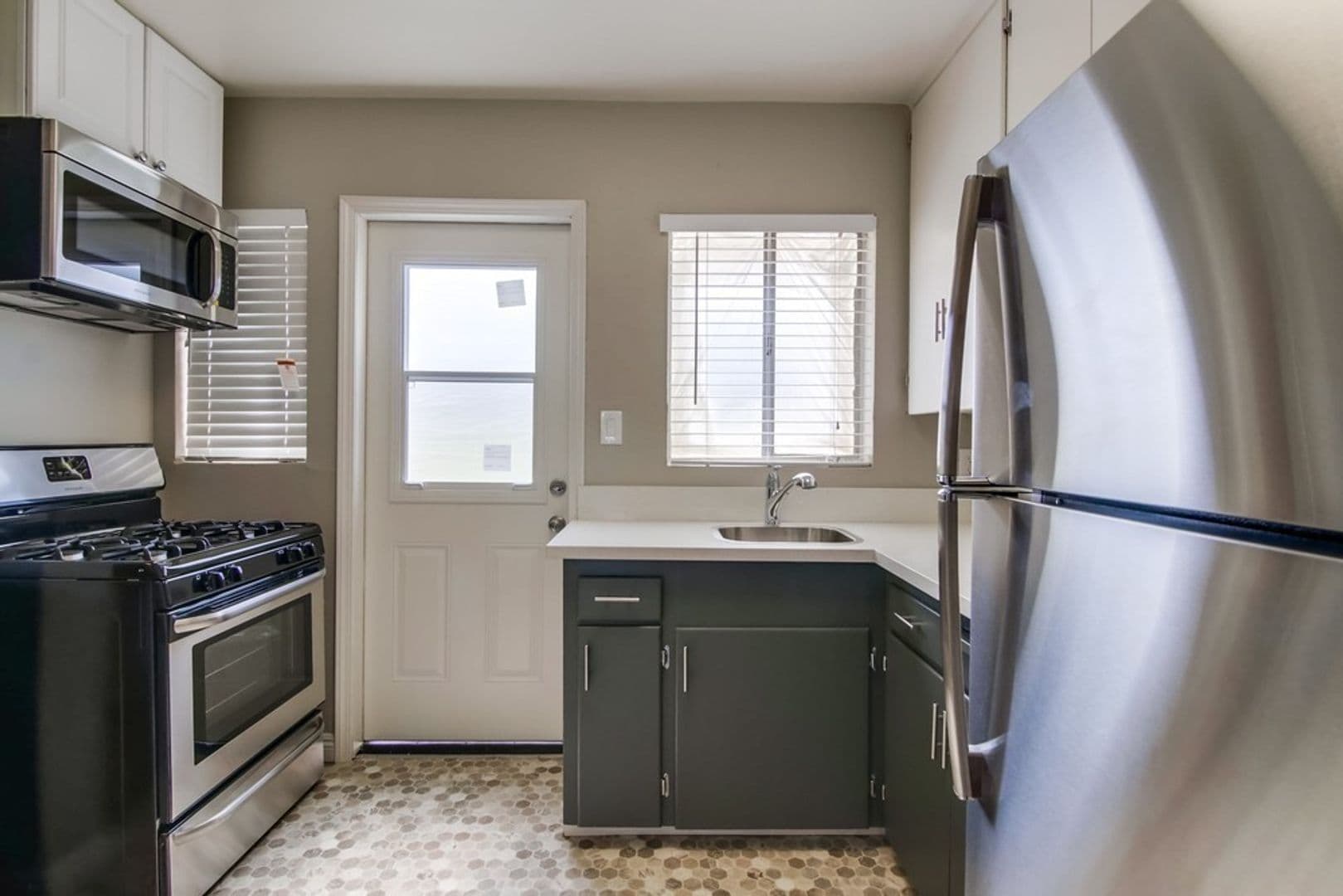 Chula Vista Apartment: 152-164 Garrett Ave