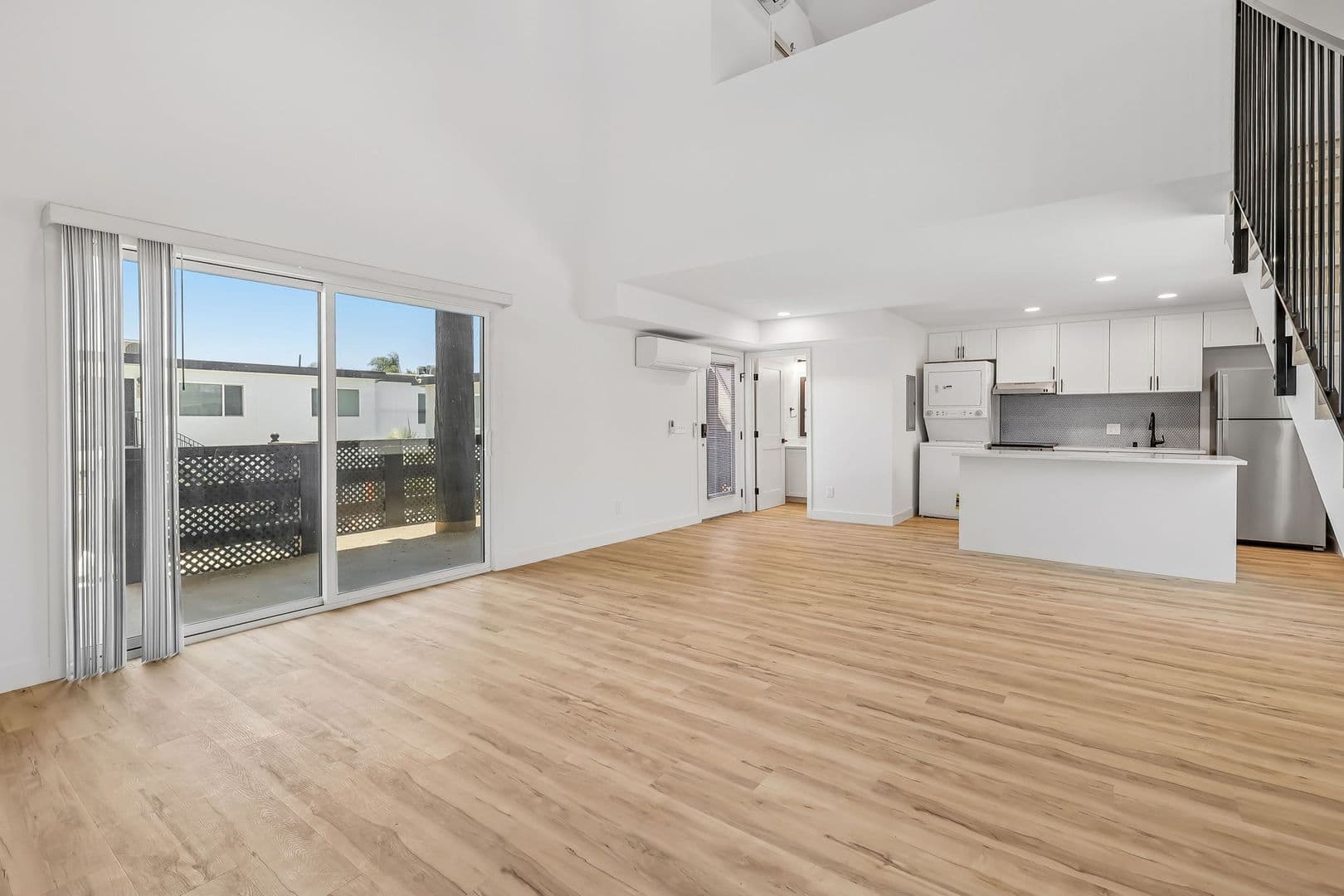 Imperial Beach Apartment: 1031-1033 Imperial Beach Blvd