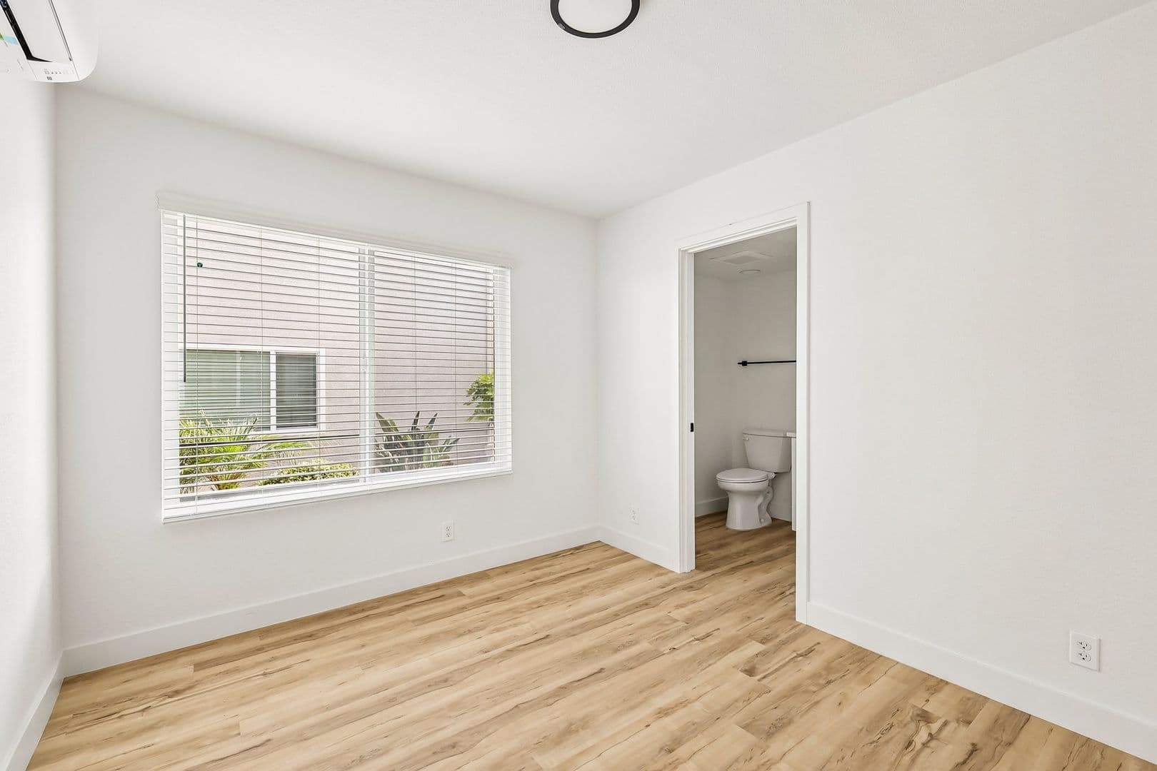 Imperial Beach Apartment: 1031-1033 Imperial Beach Blvd