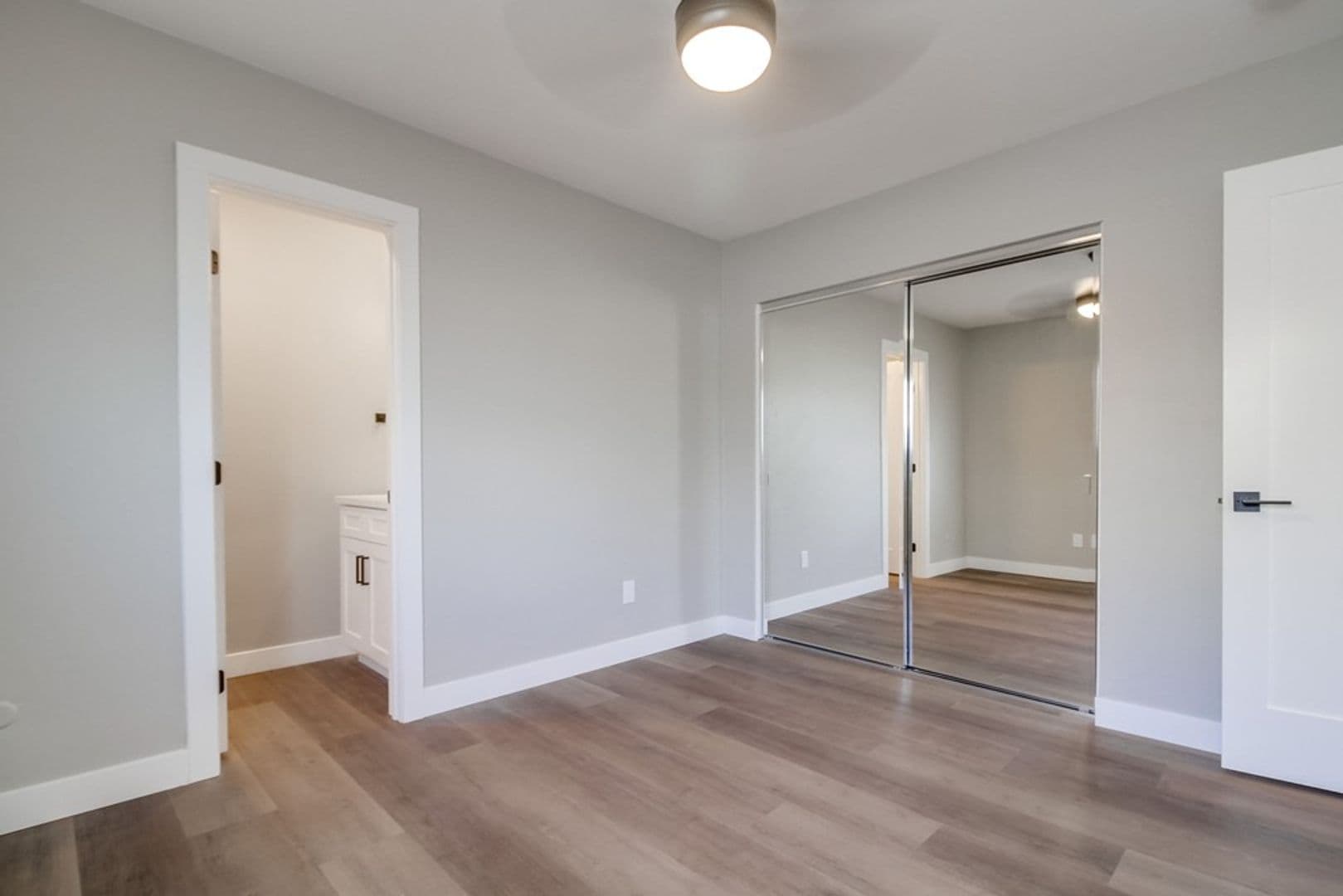 La Mesa Apartment: 4969 Mills Street