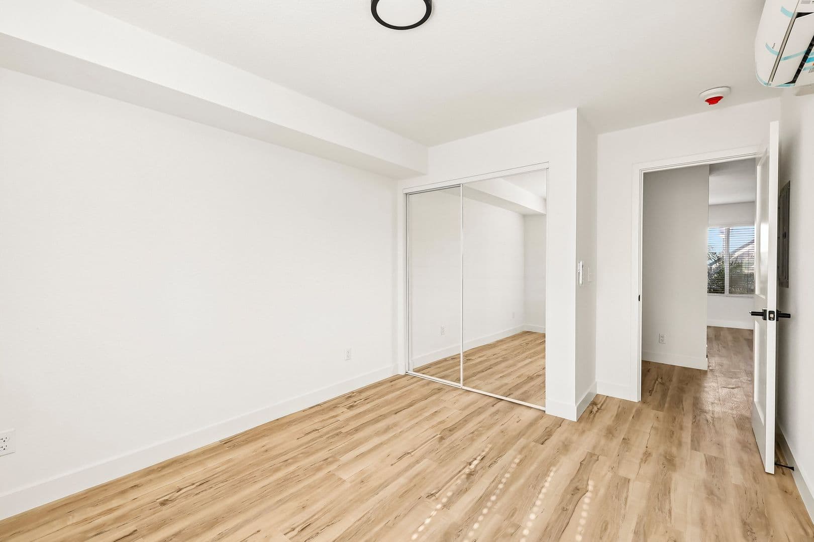 Imperial Beach Apartment: 1031-1033 Imperial Beach Blvd