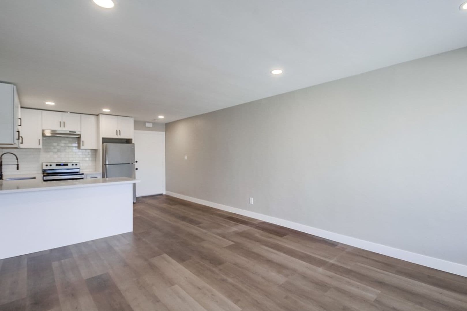 La Mesa Apartment: 4969 Mills Street