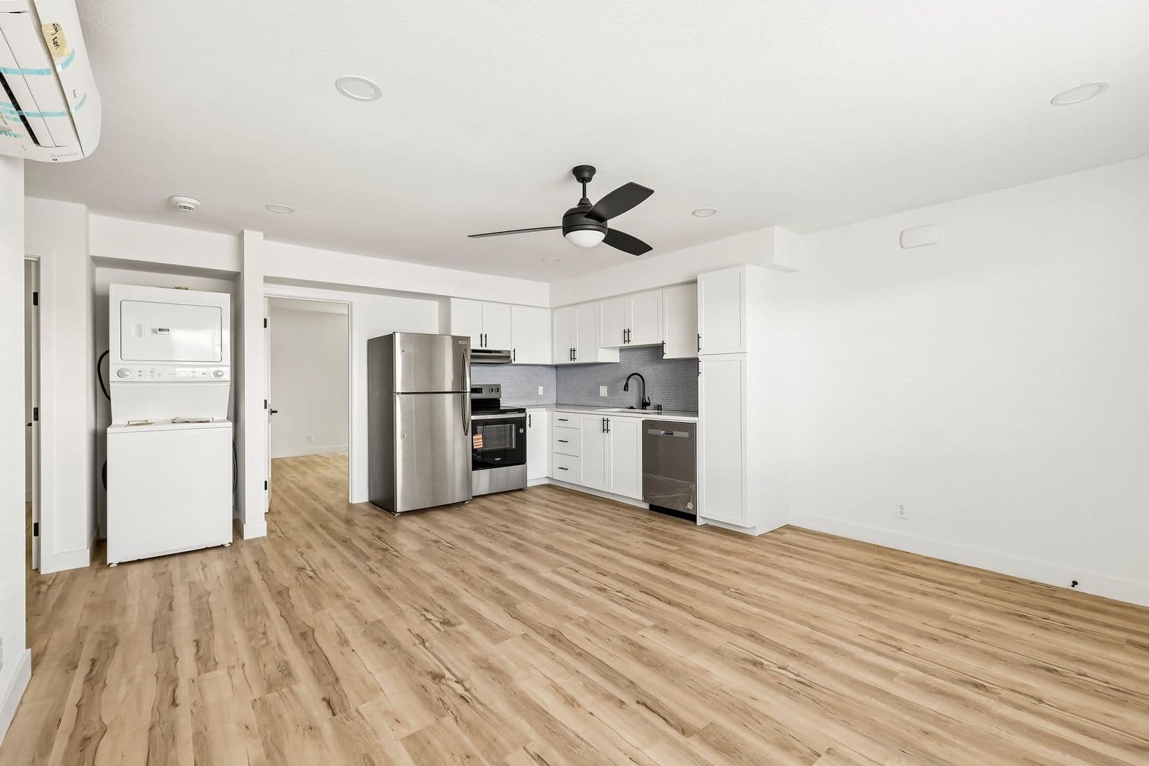 Imperial Beach Apartment: 1031-1033 Imperial Beach Blvd