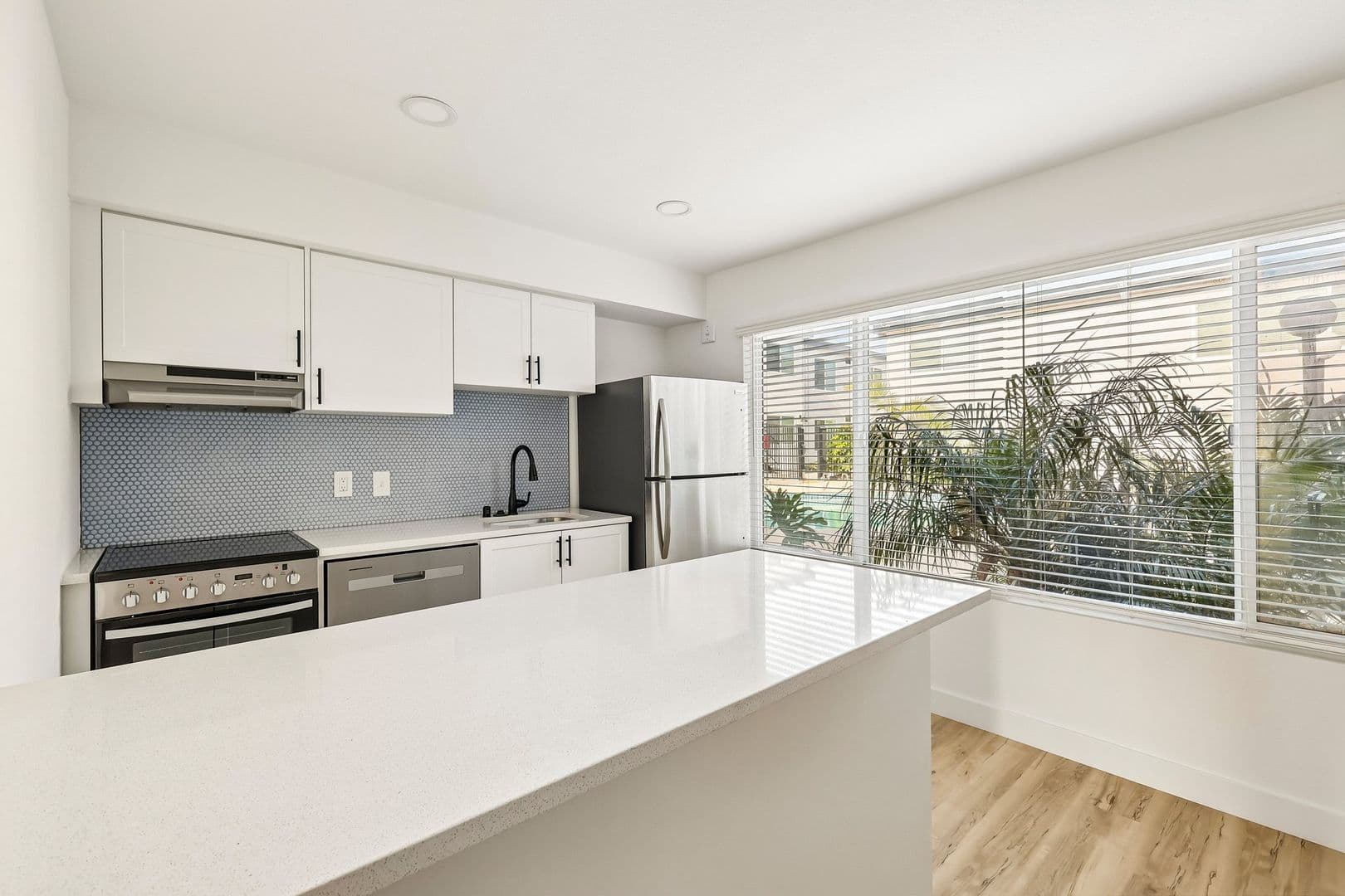 Imperial Beach Apartment: 1031-1033 Imperial Beach Blvd