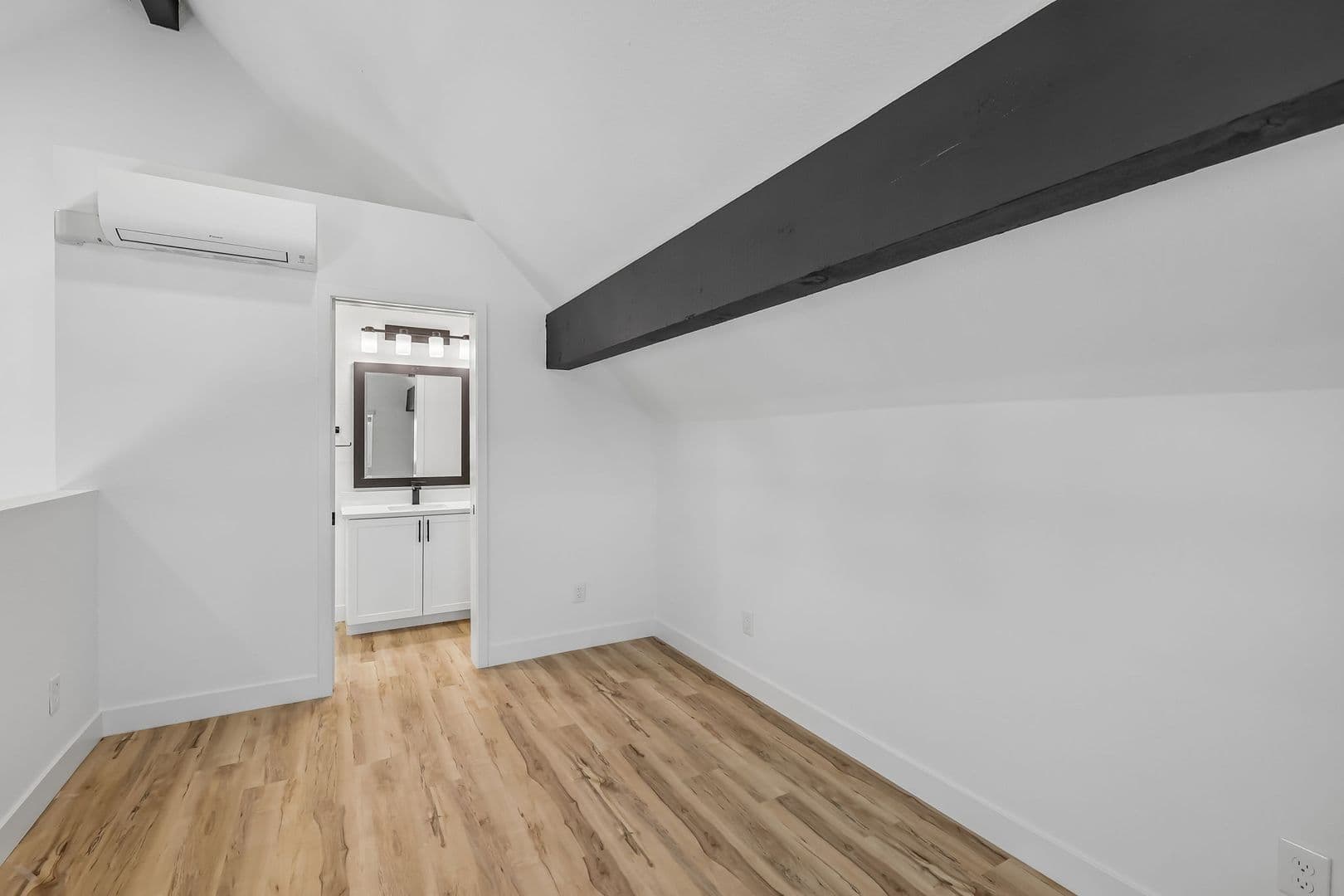 Imperial Beach Apartment: 1031-1033 Imperial Beach Blvd
