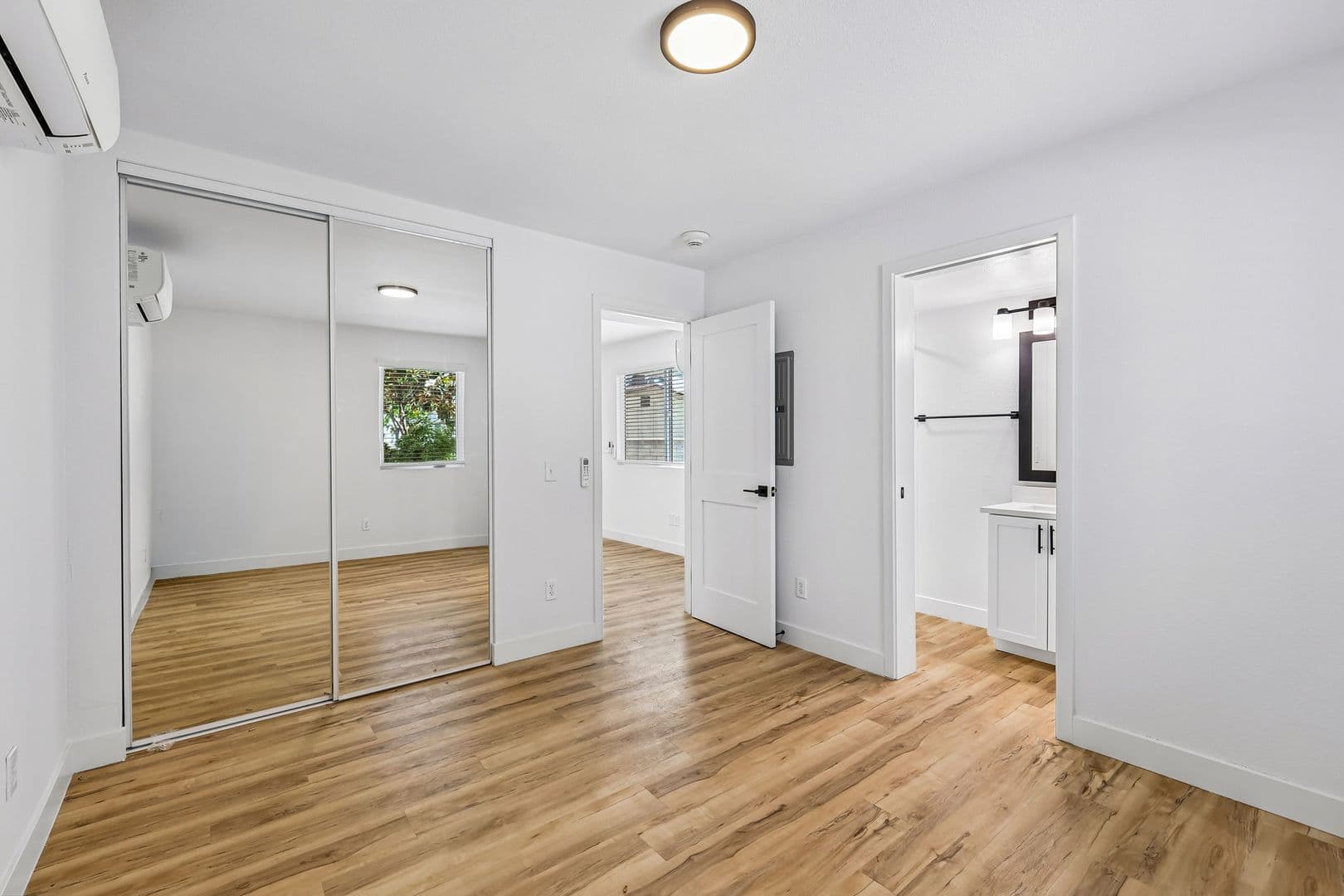 Imperial Beach Apartment: 1031-1033 Imperial Beach Blvd