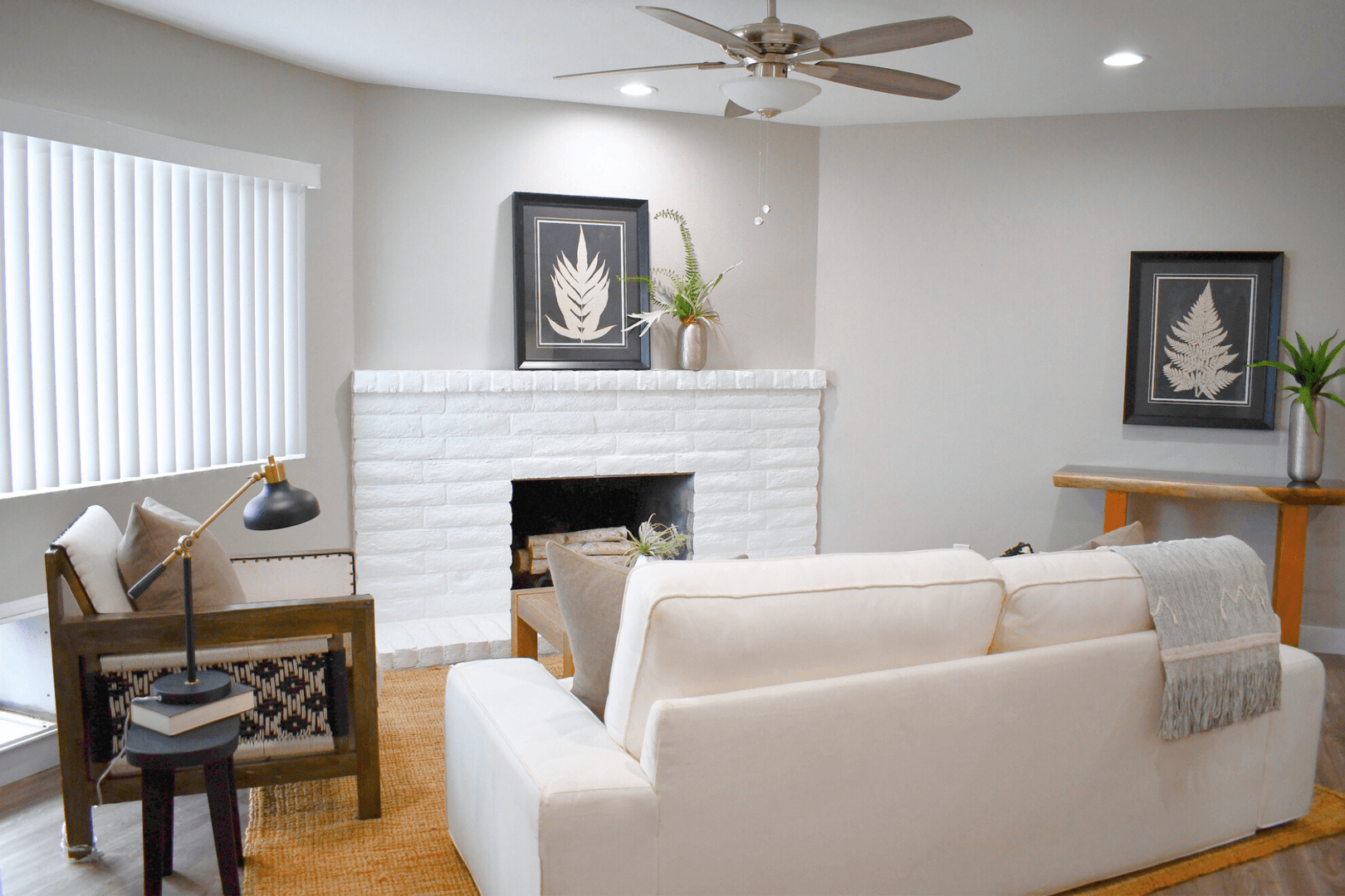 Fallbrook Apartment: 302-338 E. Fallbrook St