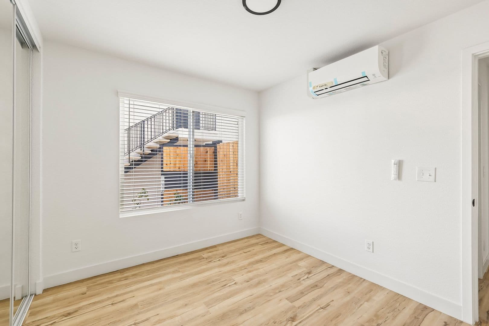 Imperial Beach Apartment: 1031-1033 Imperial Beach Blvd