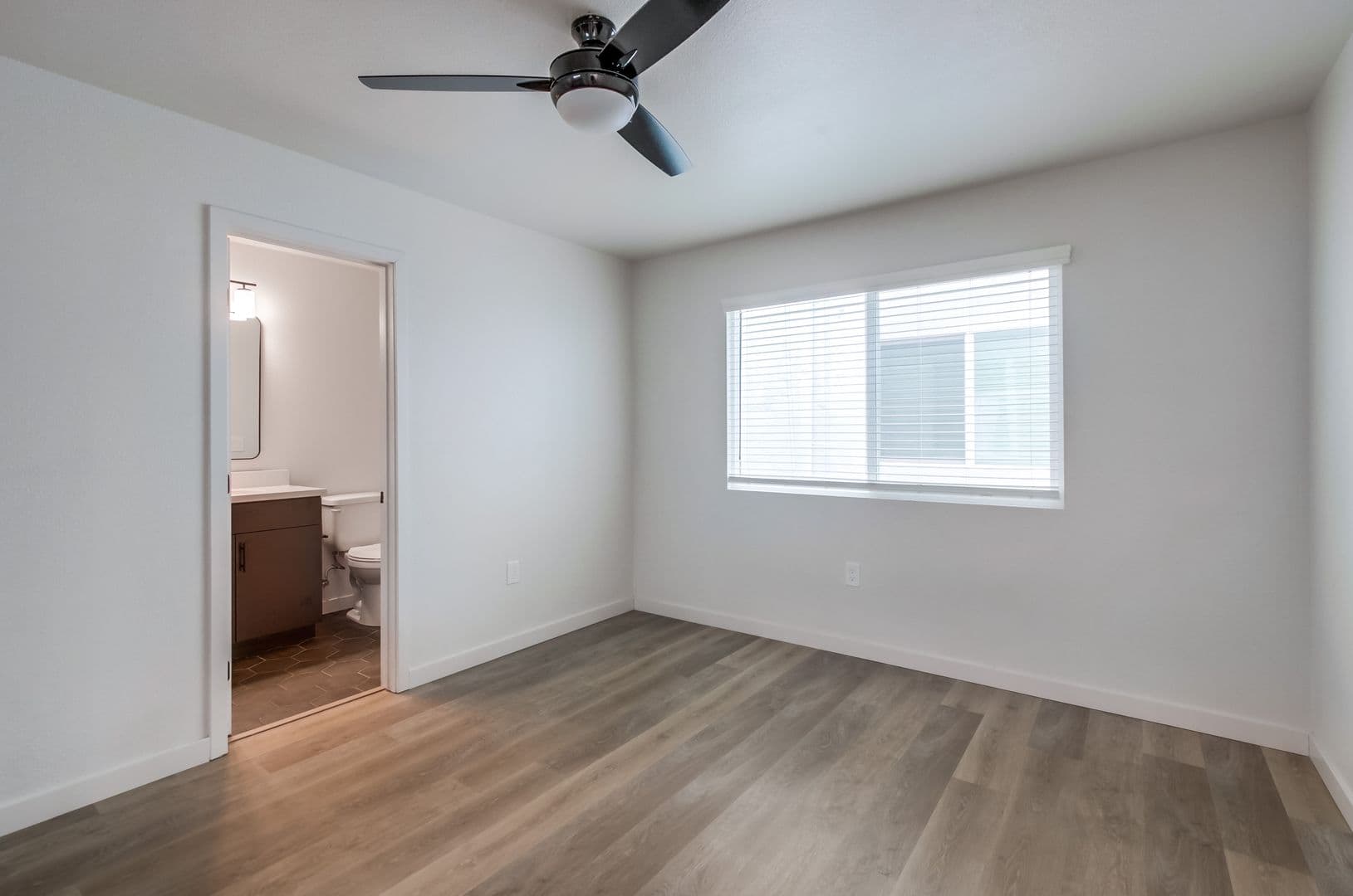 San Diego Apartment: 4820-4880 Clairemont Mesa Blvd