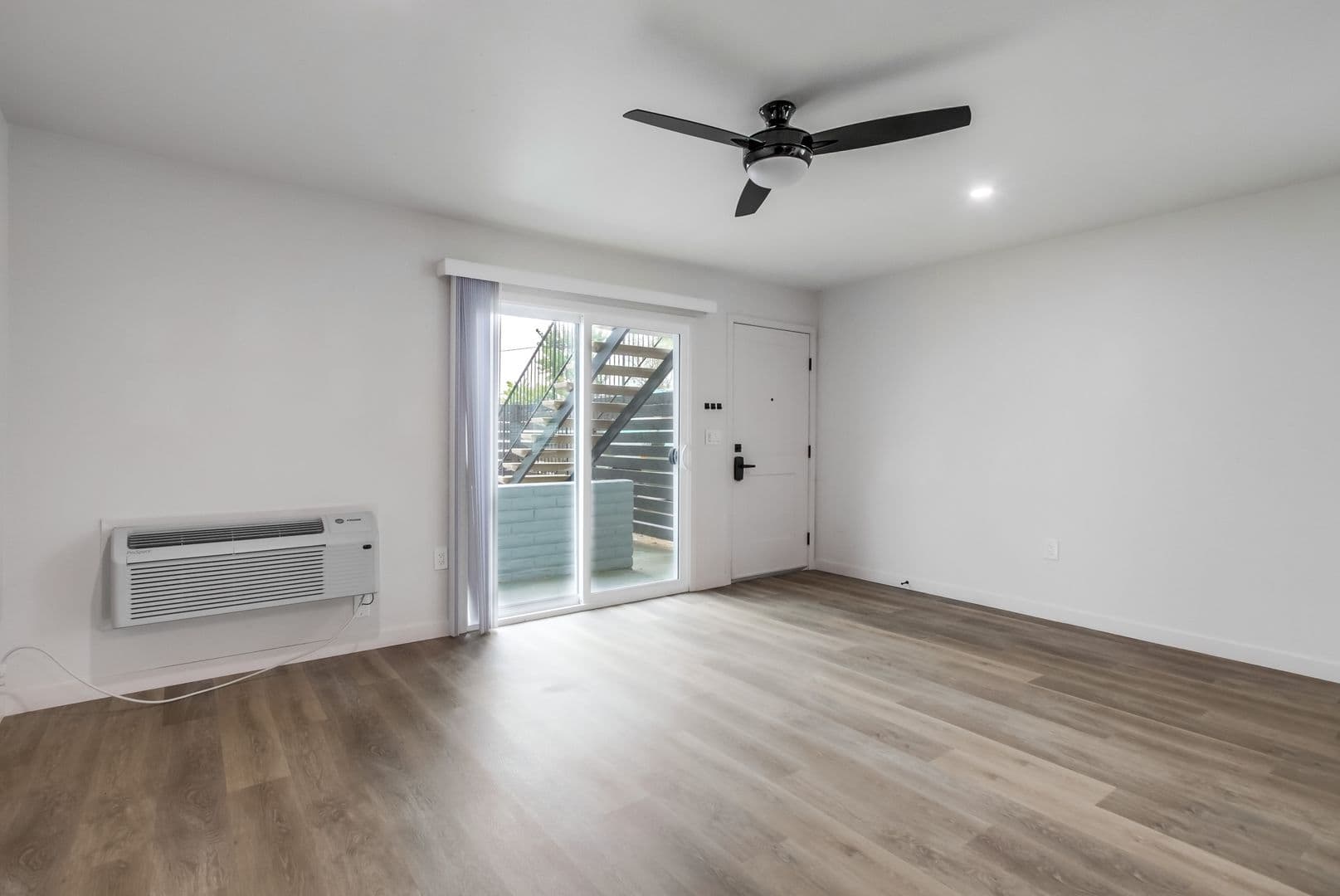 San Diego Apartment: 4820-4880 Clairemont Mesa Blvd