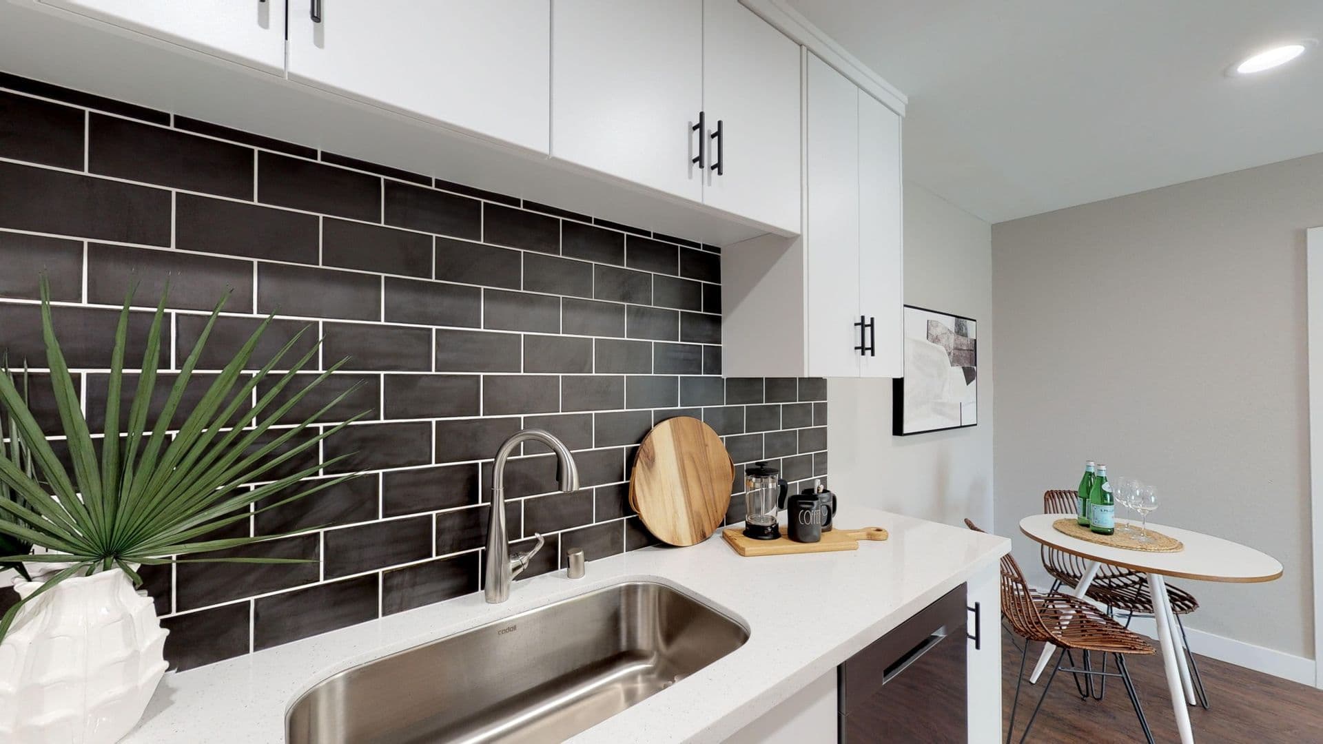 Carlsbad Apartment: 3380 Harding St