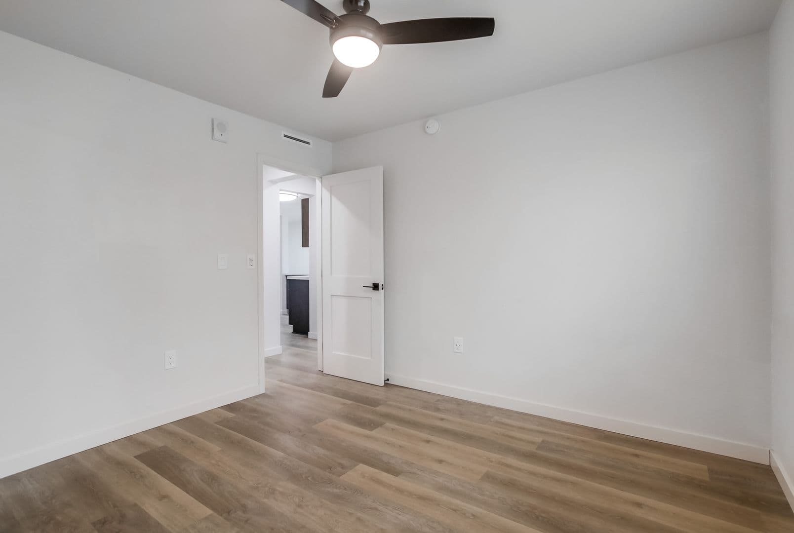 San Diego Apartment: 4820-4880 Clairemont Mesa Blvd