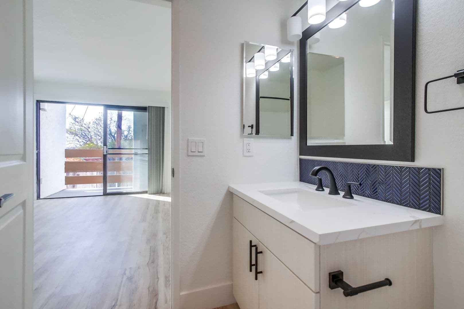 San Diego Apartment: 3502 Angelucci St