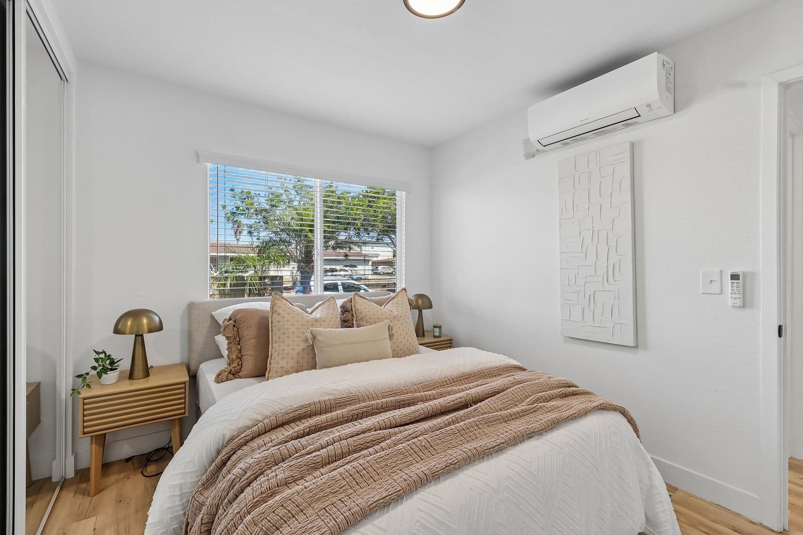 Imperial Beach Apartment: 1031-1033 Imperial Beach Blvd